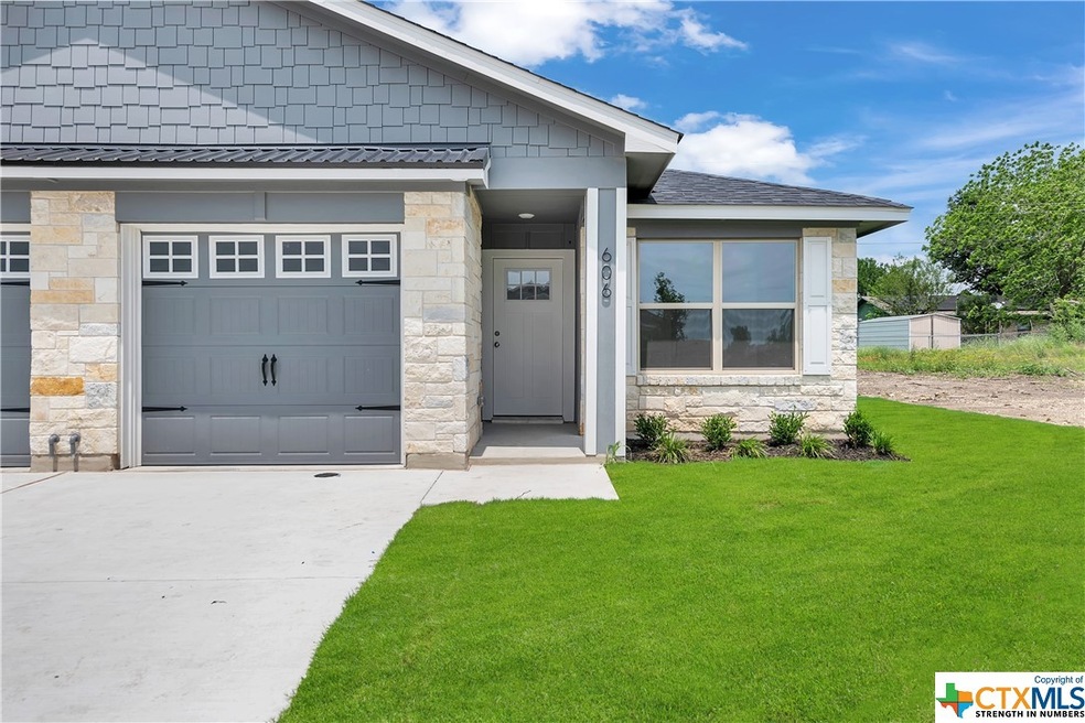 606 Campus St, Troy, TX 76579 - photo 1