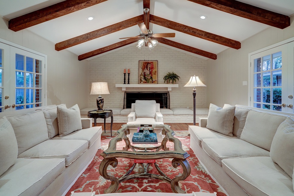 310 Knipp Rd, Houston, TX 77024 - photo 1