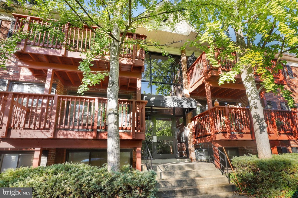 236 W Taylor Run Pkwy unit 2, Alexandria, VA 22314 - photo 1