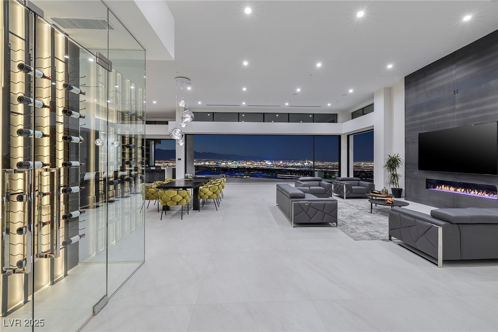 563 Grand Rim Dr, Henderson, NV 89012 - photo 1