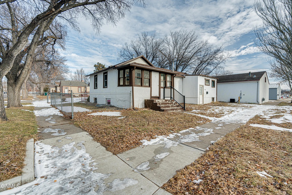 1902EThayerAve_0062