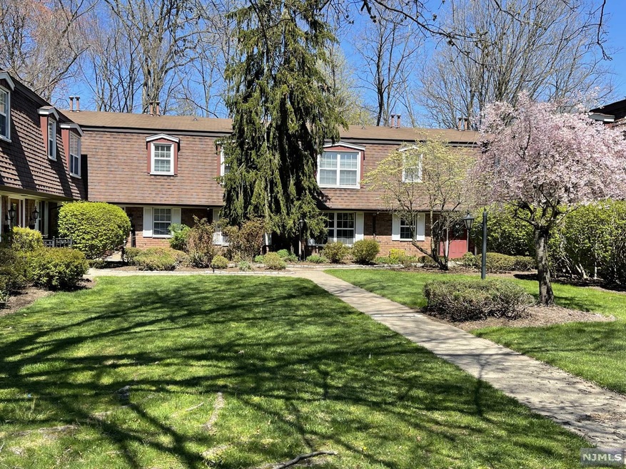 255 Piermont Rd unit 255-14, Cresskill, NJ 07626 - photo 1