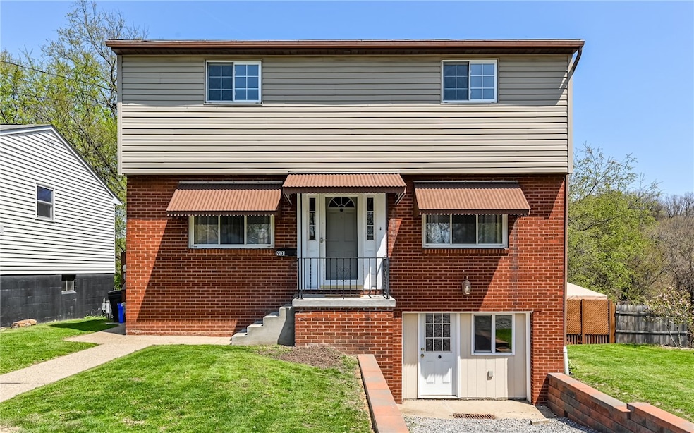 901 8th Ave, Conway, PA 15027 - photo 1