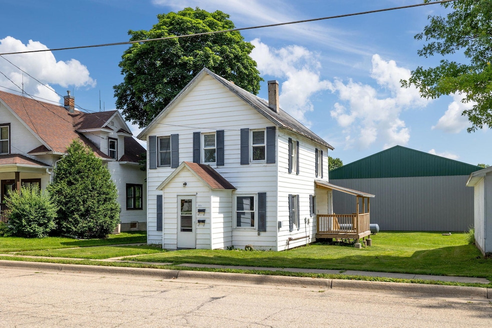 213 W Caledonia St, Caledonia, MN 55921 - photo 1