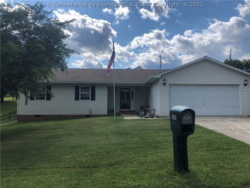 202 Hidden Cove Dr, Scott Depot, WV 25560 - photo 1