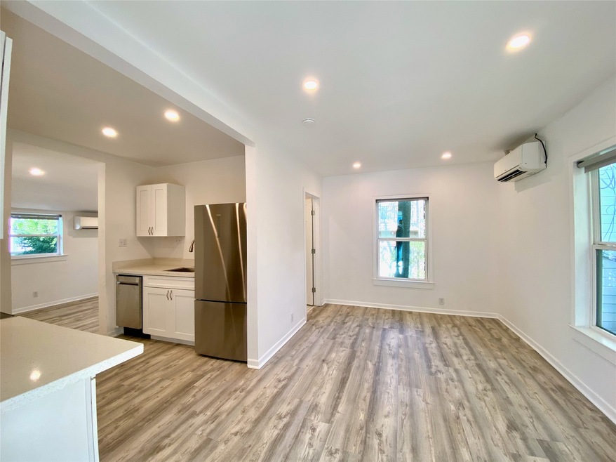 2025 1/2 Brun St, Houston, TX 77019 - photo 1