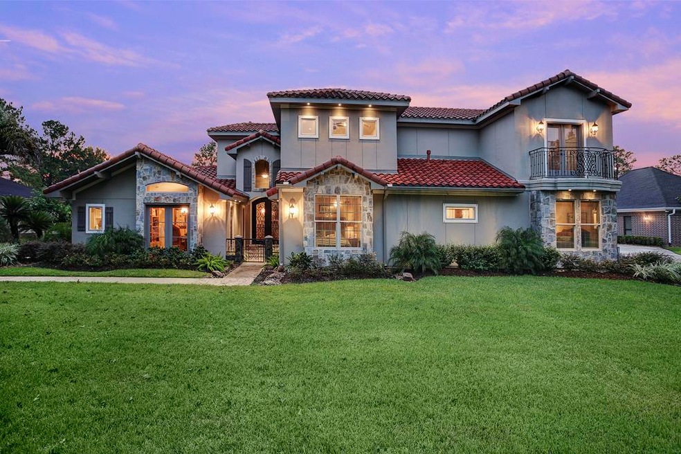Welcome Home!  Stunning home situated in the heart of Friendswood.