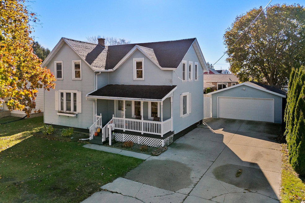 2317 10th St, Two Rivers, WI 54241 - photo 1