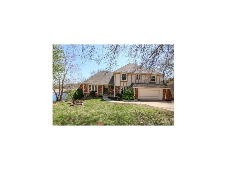 Front yard with Lakeview