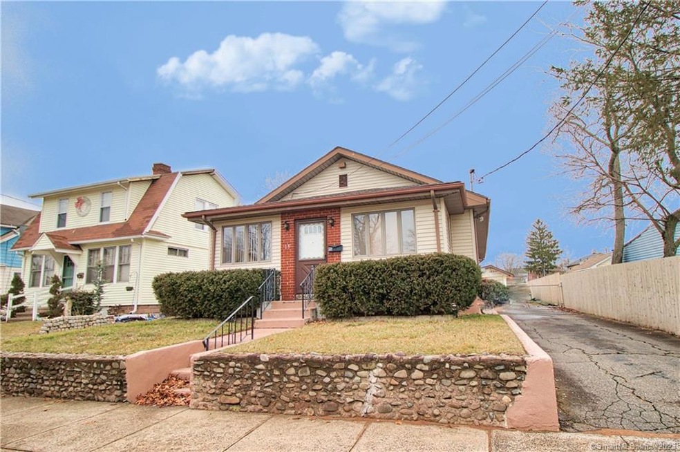 15 Blohm St, West Haven, CT 06516 - photo 1