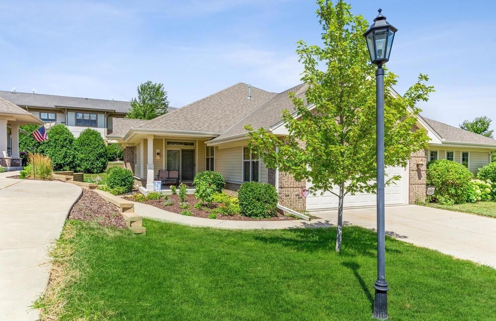 N67W12898 Northfield Cir, Menomonee Falls, WI 53051 - photo 1