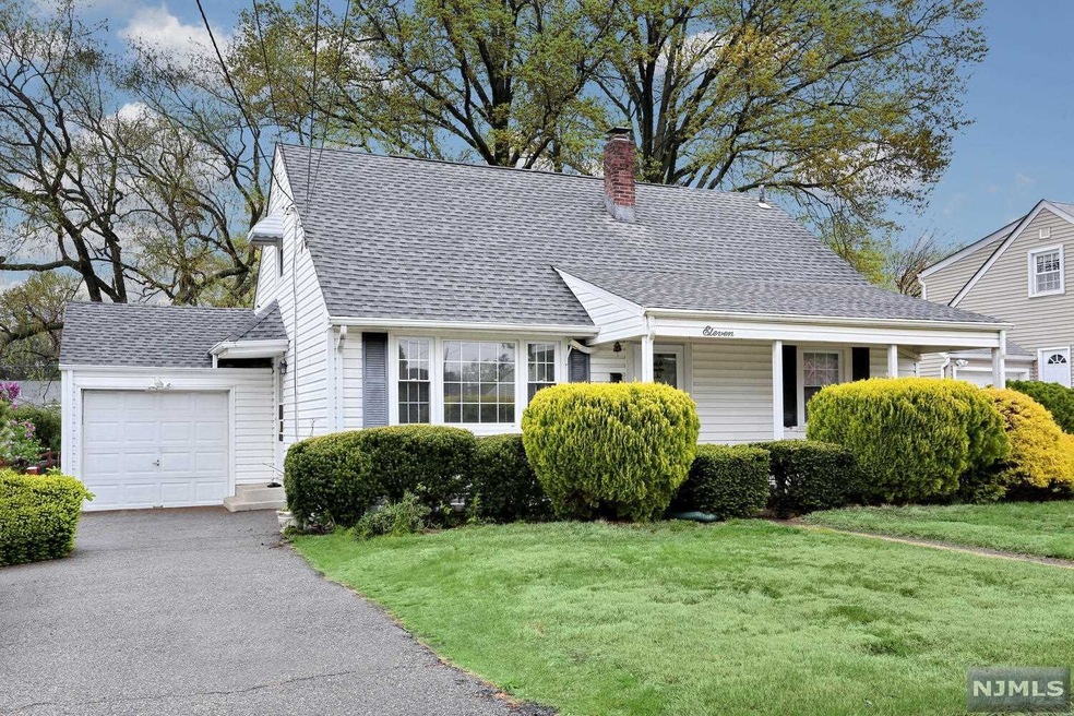 11 Maplewood Ave, Elmwood Park, NJ 07407 - photo 1