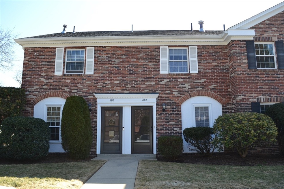 902 Windsor Dr unit 902, Framingham, MA 01701 - photo 1