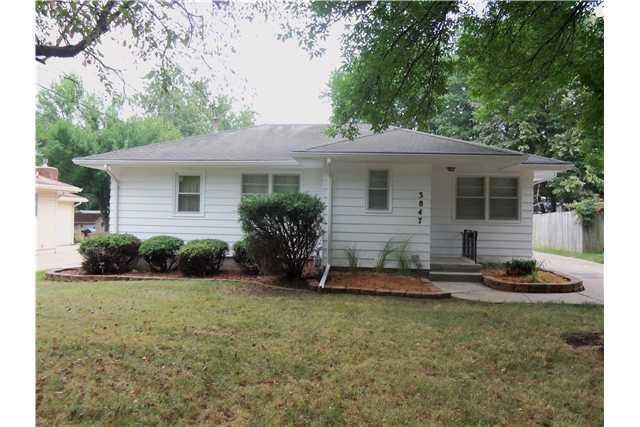 3847 56th St, Des Moines, IA 50310 - photo 1