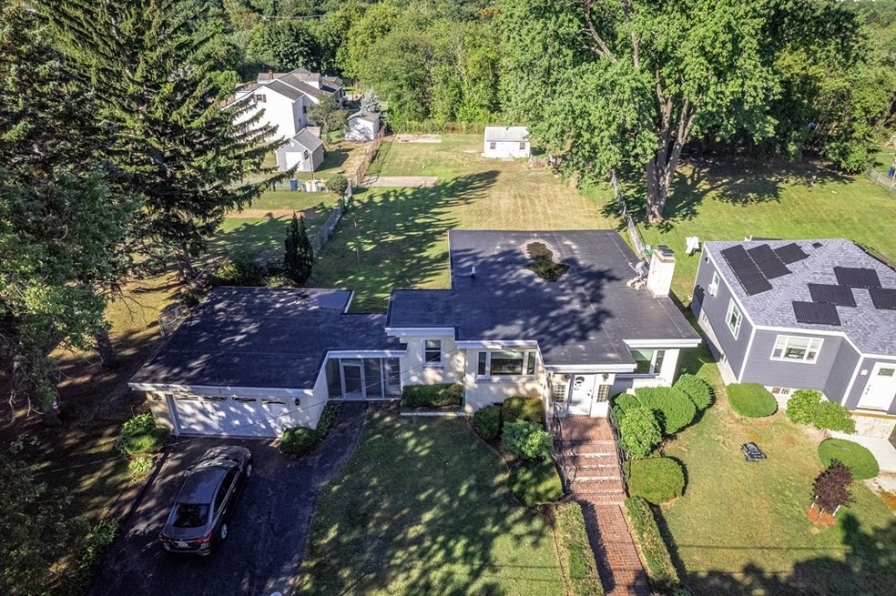 32 Hillside Ave, Salem, MA 01970 - photo 1