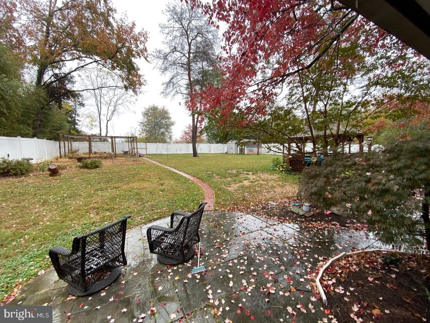 4003 Whispering Ln, Annandale, VA 22003 - photo 1