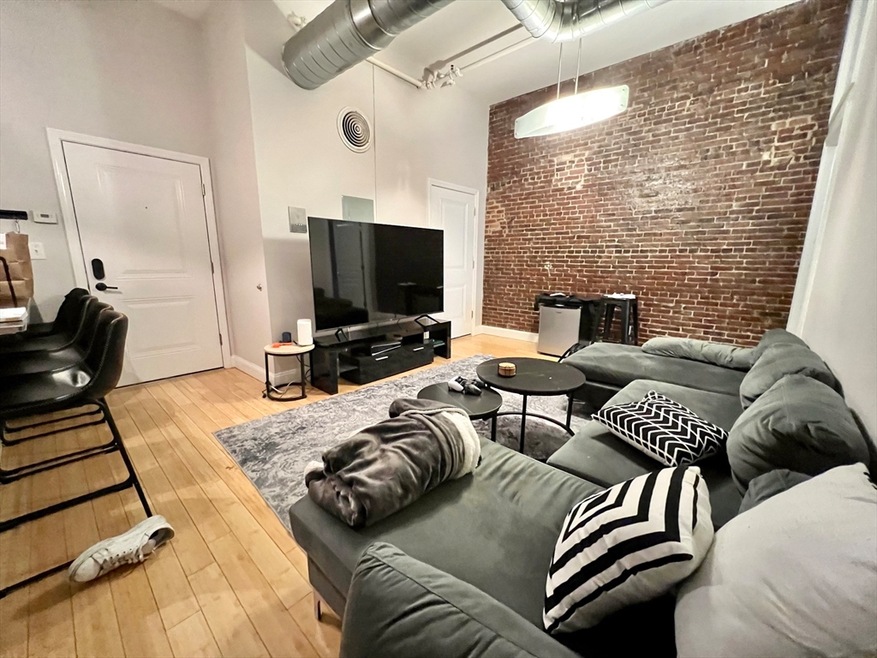 37 Temple Place unit 401, Boston, MA 02111 - photo 1