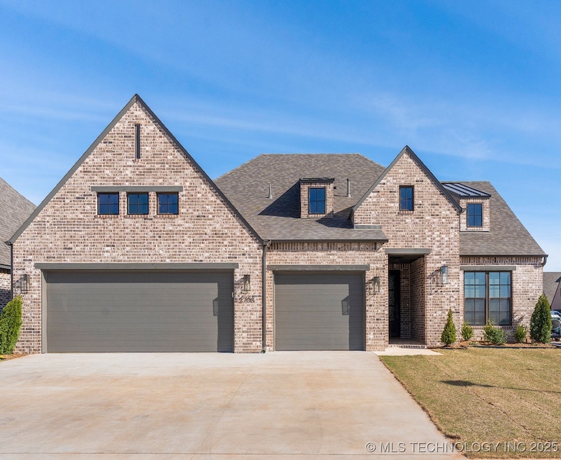 2708 W Van Buren Ct, Broken Arrow, OK 74011 - photo 1