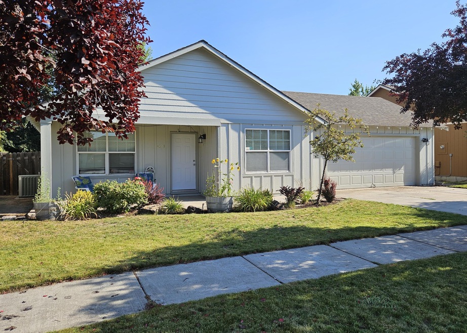 3221 SW Juniper_Front 2