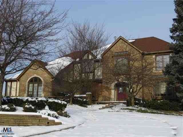 581 Foxhall Ct, Bloomfield Hills, MI 48304 - photo 1