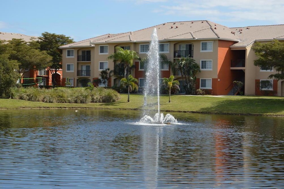 4197 N Haverhill Rd unit 214, West Palm Beach, FL 33417 - photo 1