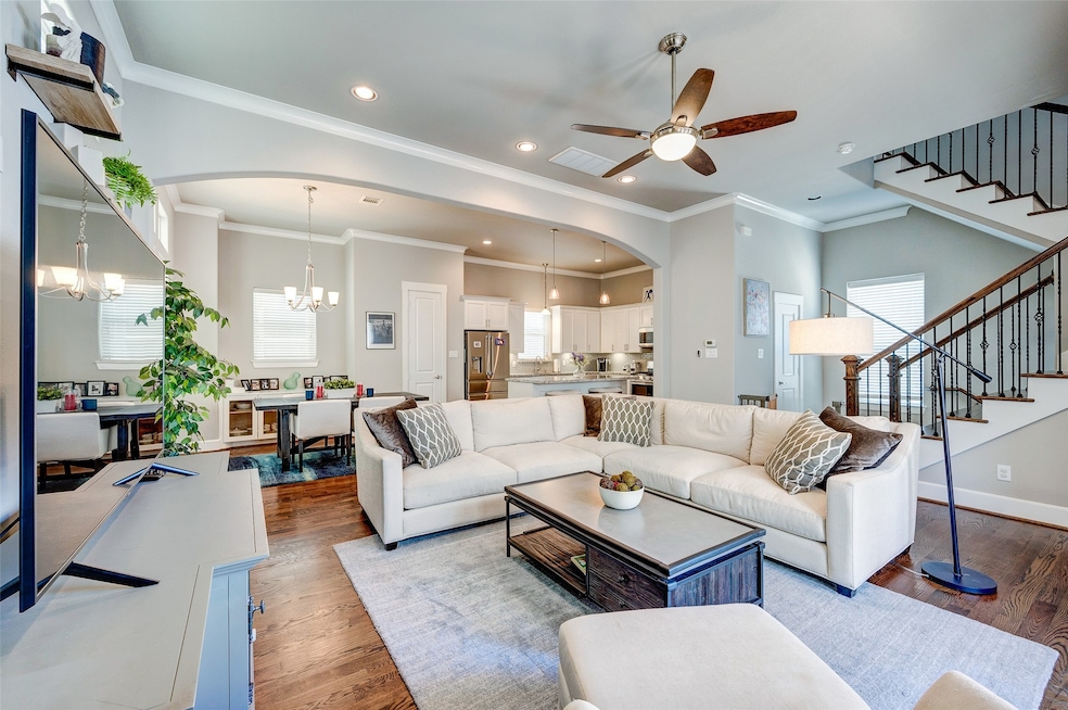 843 Fisher St unit D, Houston, TX 77018 - photo 1