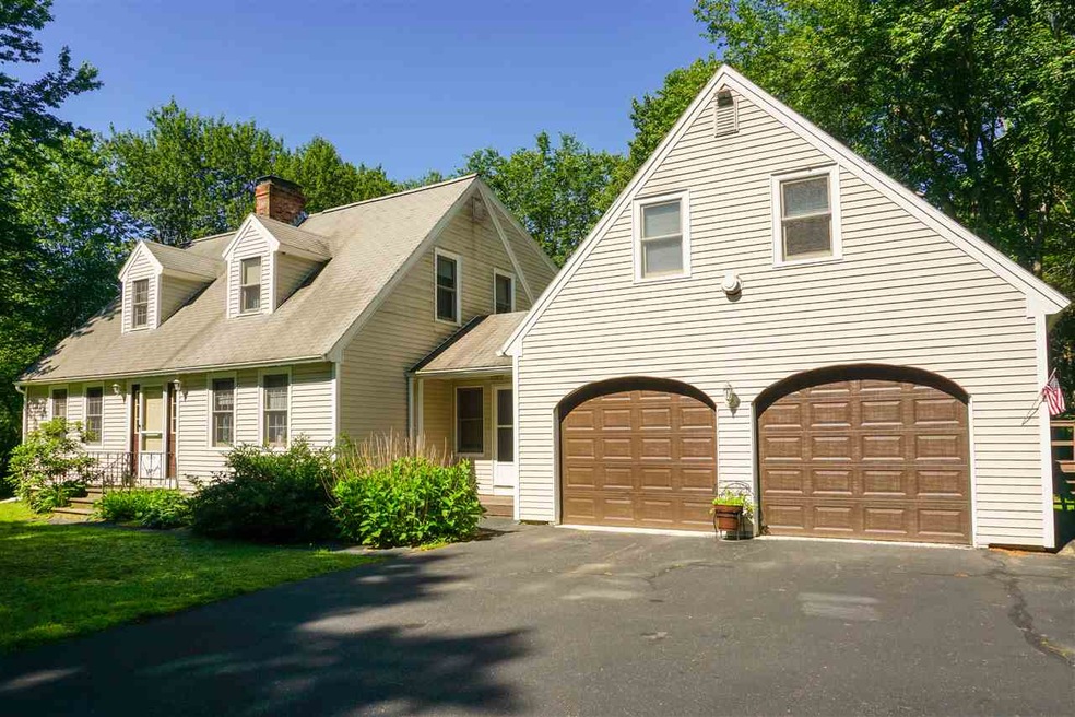 85 Packers Falls Rd, Newmarket, NH 03857 - photo 1