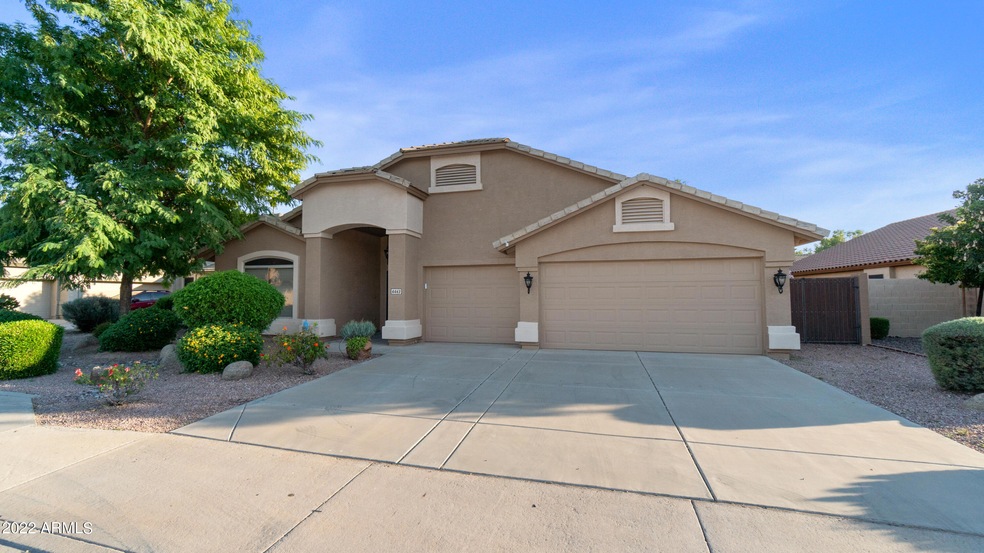 4463 East Desert Sands Drive-001
