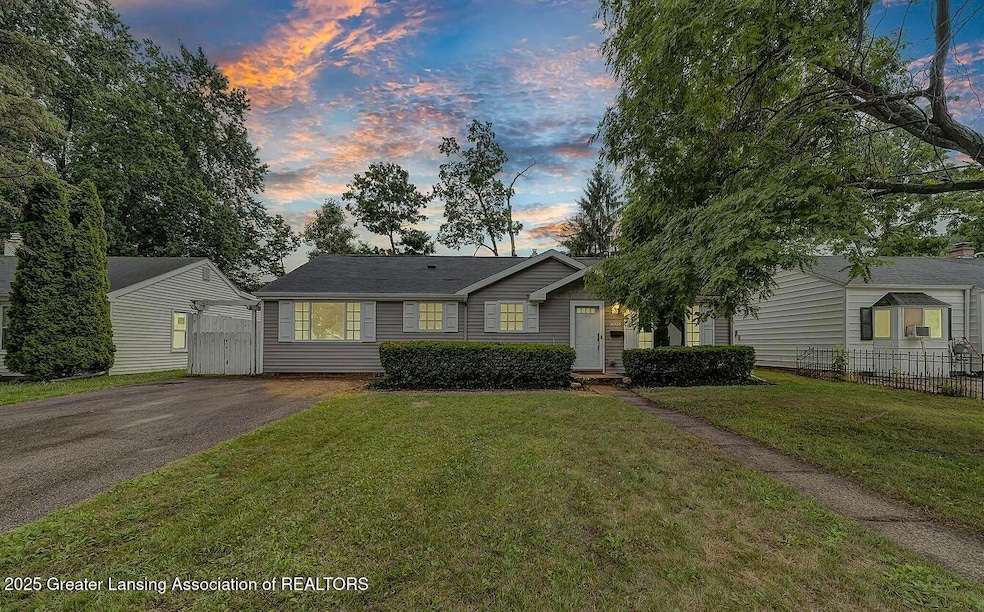 3003 Timber Dr, Lansing, MI 48917 - photo 1