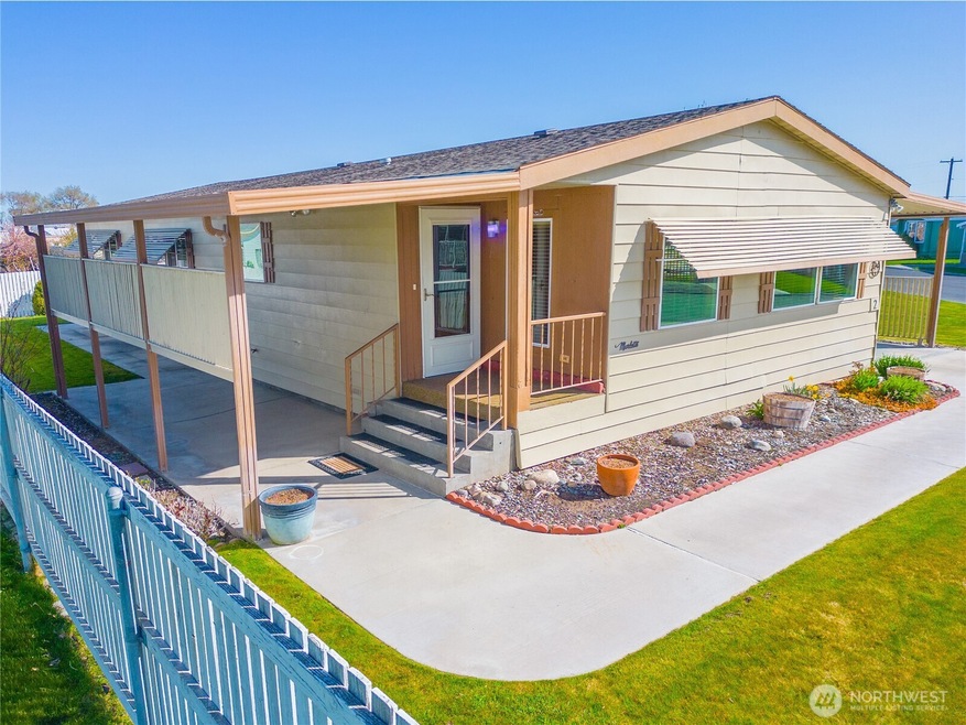 2240 W Broadway Ave unit 2, Moses Lake, WA 98837 - photo 1