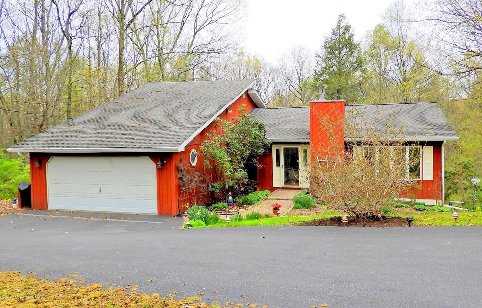 456 Bernadine Dr, Stroudsburg, PA 18360 - photo 1