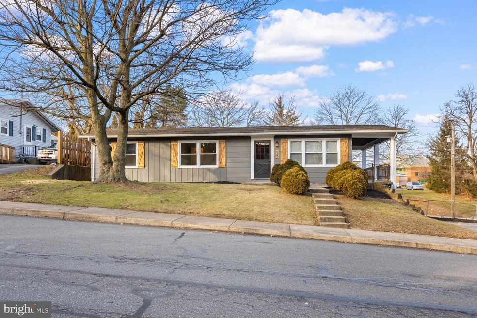 15 Sycamore Rd, Ephrata, PA 17522 - photo 1