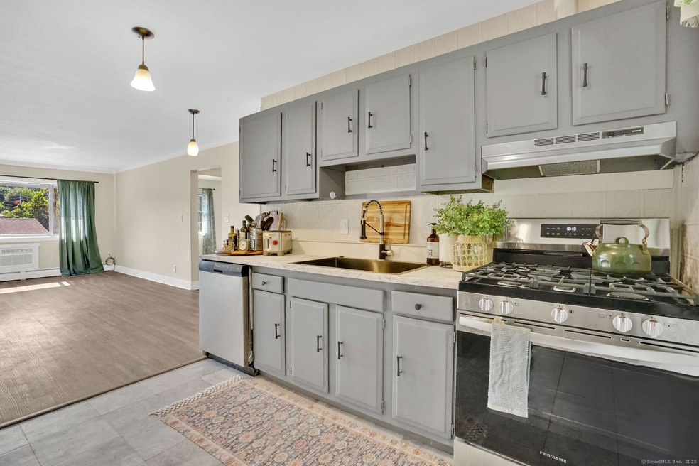 549 Russell Rd unit 12D, Westfield, MA 01085 - photo 1