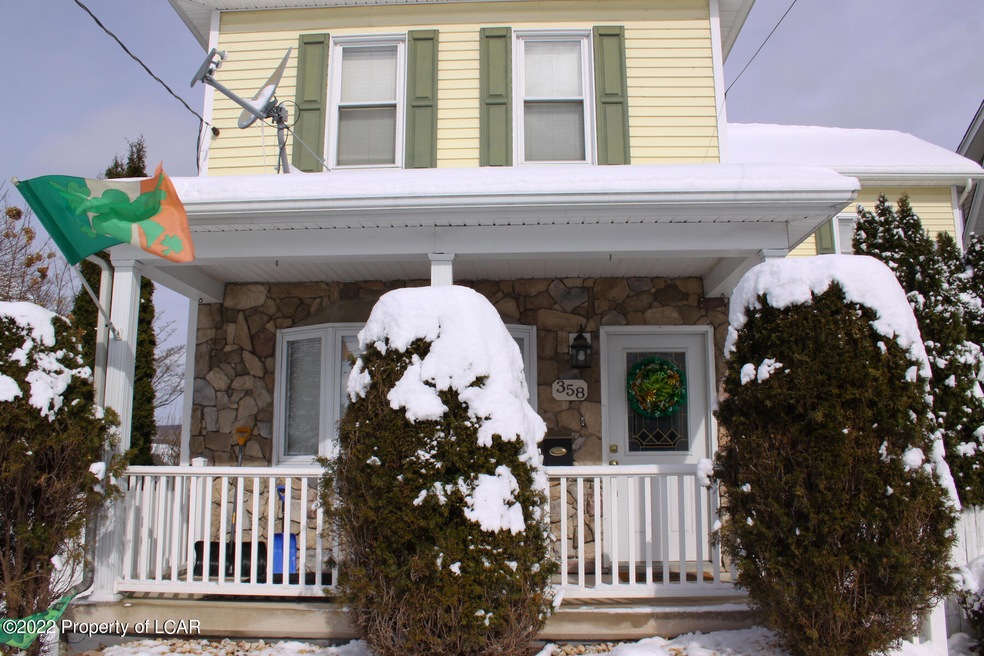 358 E Grove St, Nanticoke, PA 18634 - photo 1