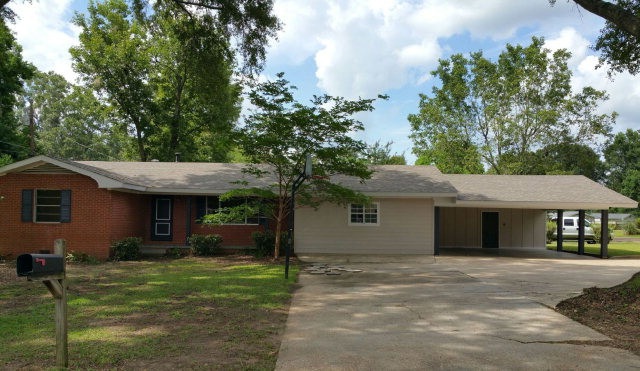 207 Westview Cir, Mc Comb, MS 39648 - photo 1
