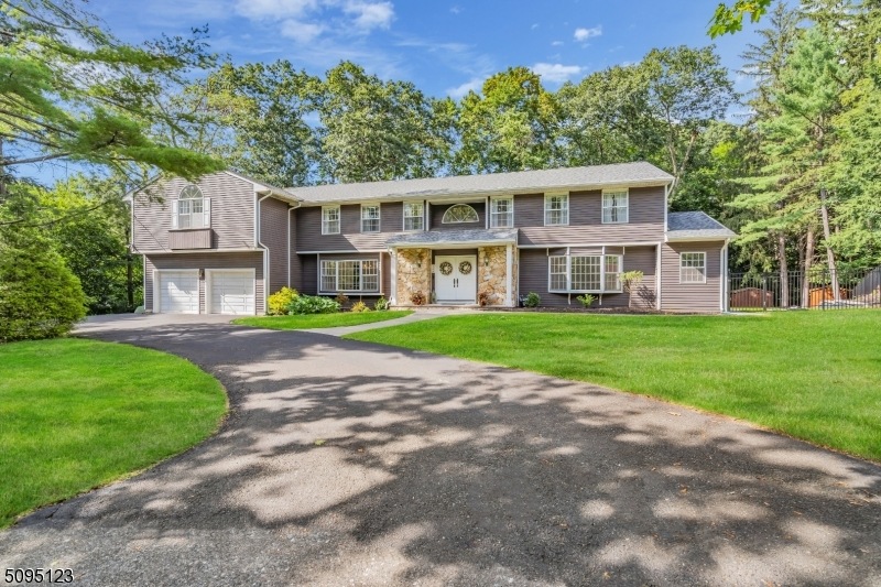 32 Brandywine Place, Oakland, NJ 07436 - photo 1