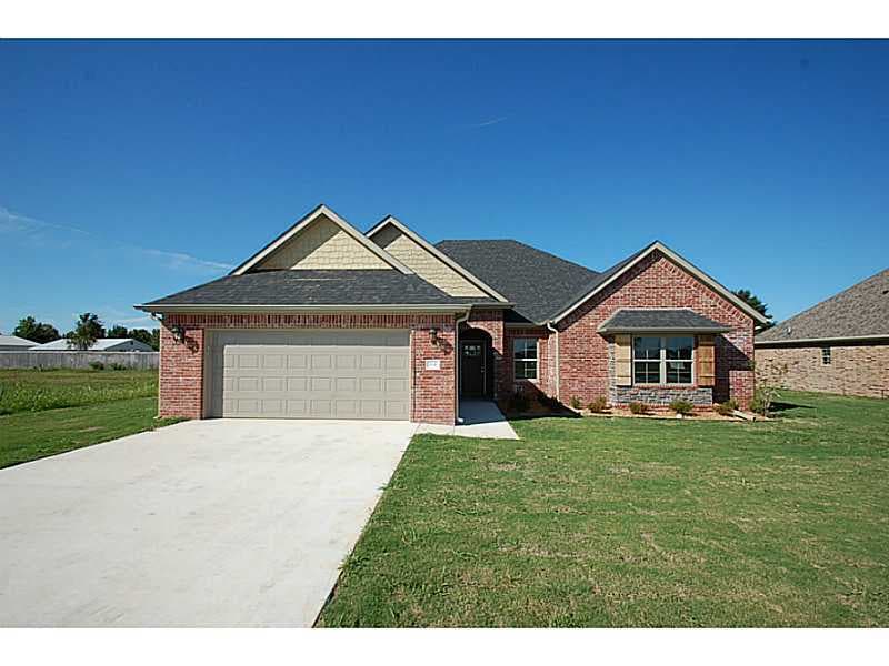 236 Ranalli Ave, Springdale, AR 72762 - photo 1