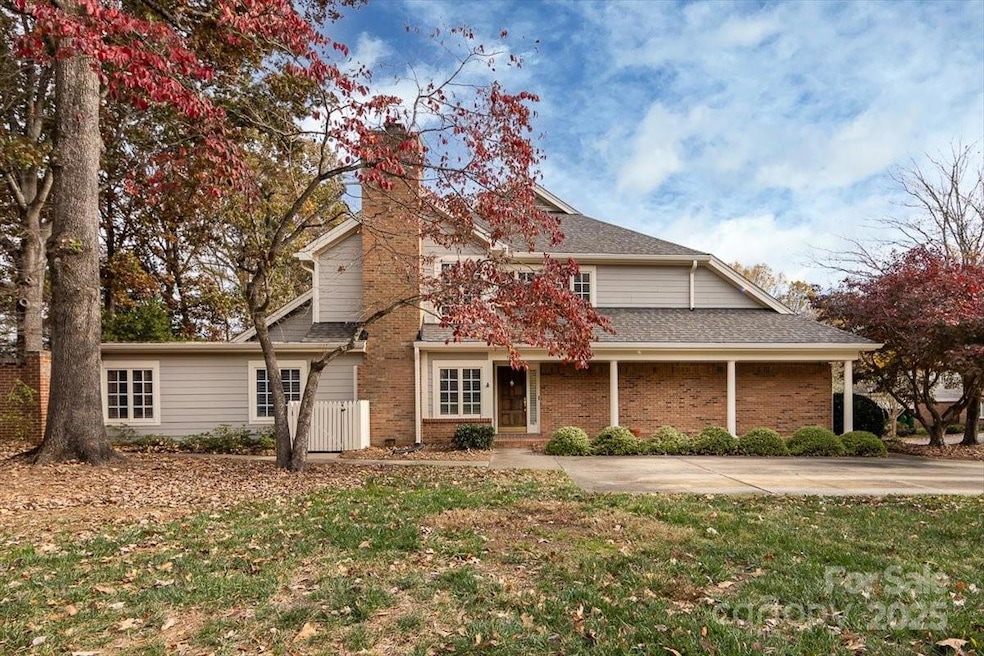 Under Contract $700,000