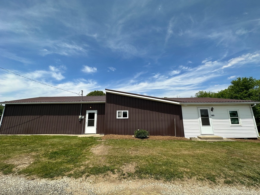 2586 W Grubb Ln, Covington, IN 47932 - photo 1