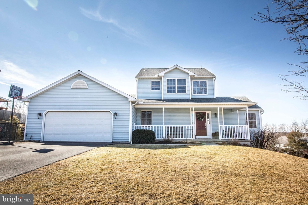 411 E 3rd St, Bernville, PA 19506 - photo 1