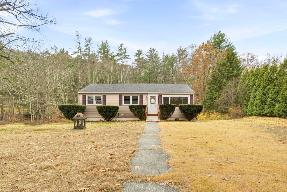 1119 Mammoth Rd, Pelham, NH 03076 - photo 1