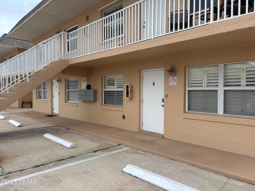 3724 S Atlantic Ave unit 4, Daytona Beach, FL 32118 - photo 1