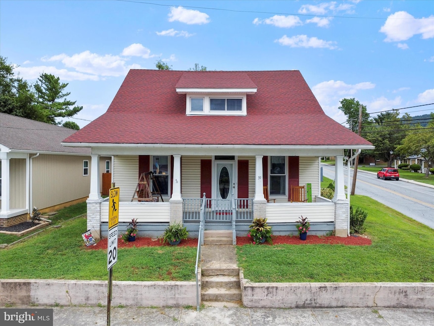 39 N Maple Ave, Smithsburg, MD 21783 - photo 1