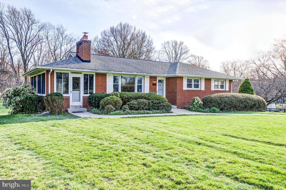 10709 Hunting Ln, Columbia, MD 21044 - photo 1