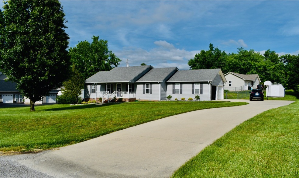 1400 Mountain Top Ln, Cookeville, TN 38506 - photo 1