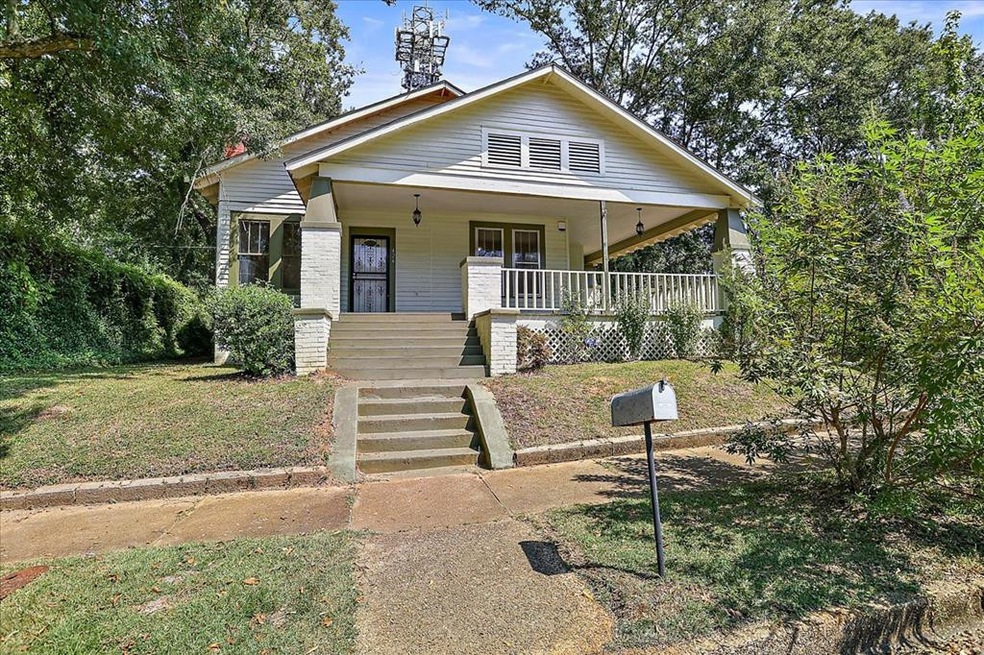 426 Cameron St, McComb, MS 39648 - photo 1