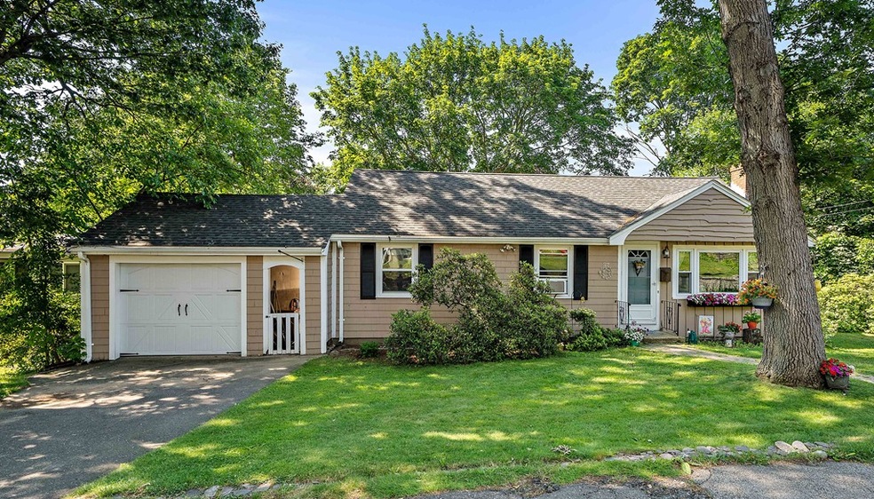 27 Frank Rd, North Weymouth, MA 02191 - photo 1