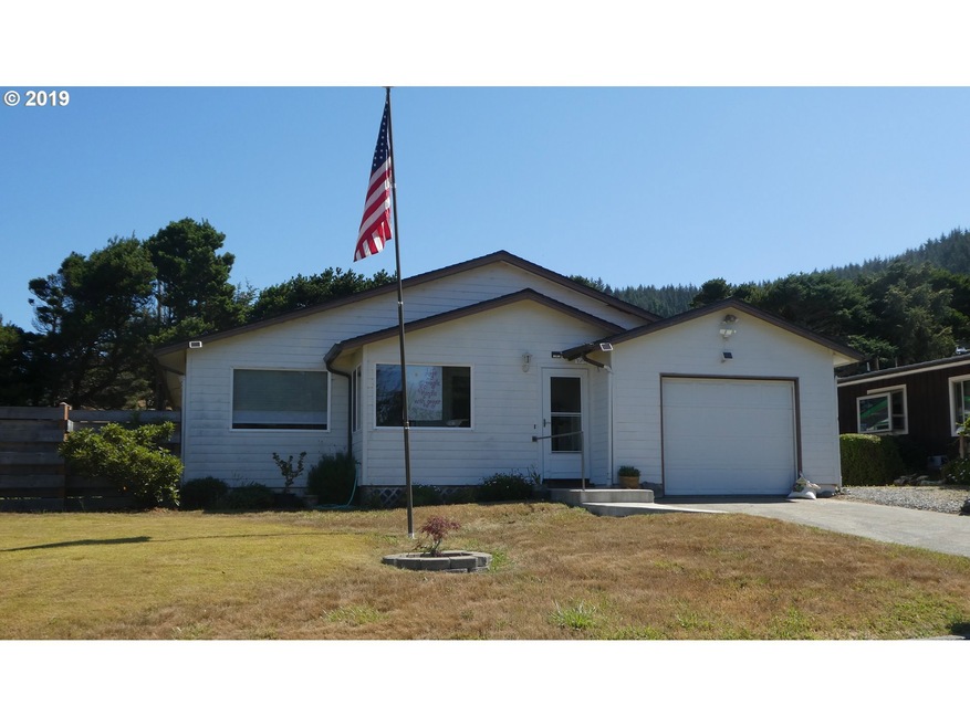 94013 Azalea Ln, Gold Beach, OR 97444 - photo 1