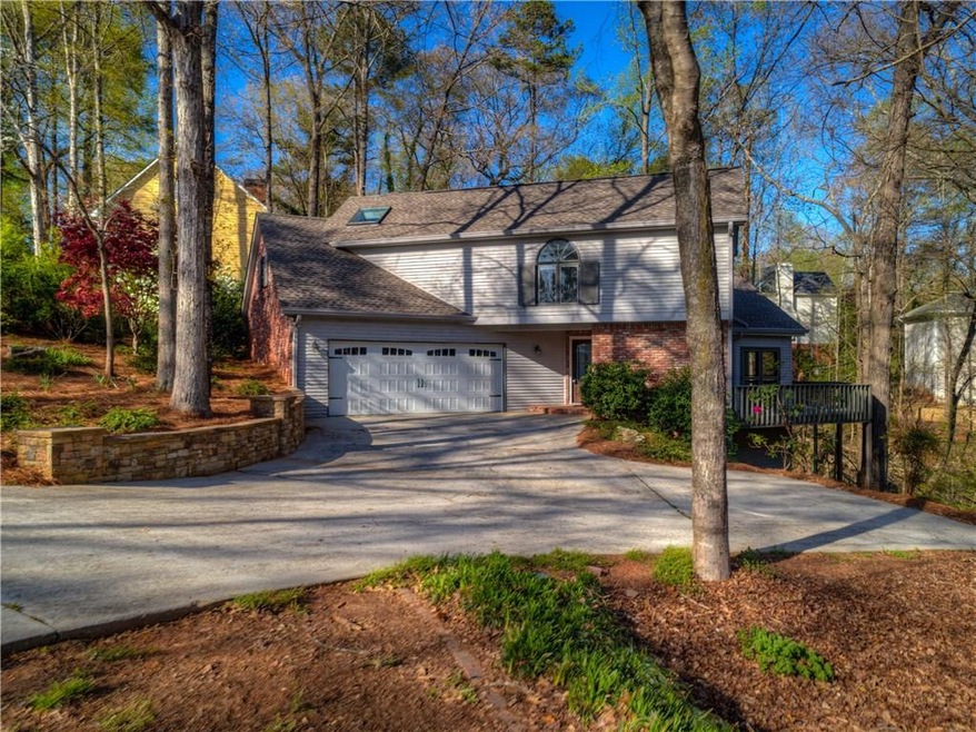 Welcome to 510 Approach Court in Horseshoe Bend!