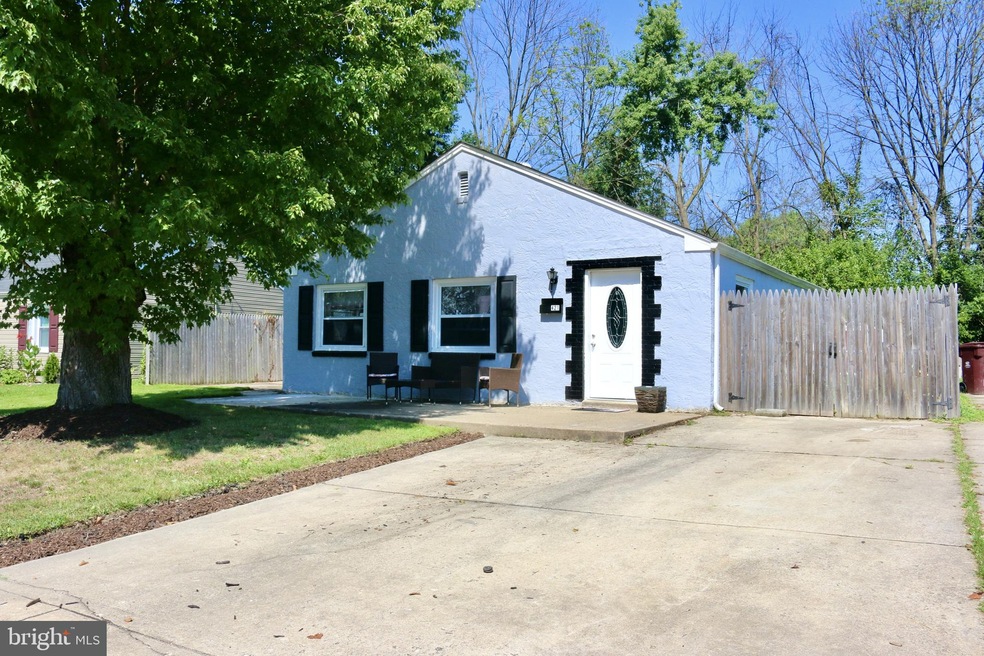 421 Howell Dr, New Castle, DE 19720 - photo 1